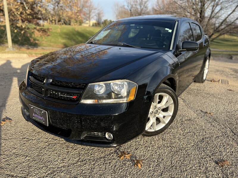 2014 Dodge Avenger R/T photo 1