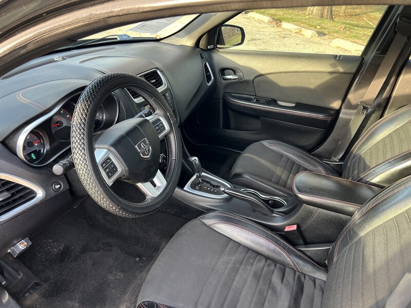 2014 Dodge Avenger R/T photo 15