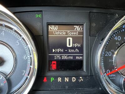 2014 Chrysler Town and Country Touring   - Photo 30 - Springfield, IL 62702