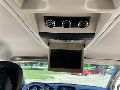 2014 Chrysler Town and Country Touring   - Photo 28 - Springfield, IL 62702
