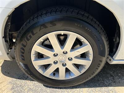 2014 Chrysler Town and Country Touring   - Photo 11 - Springfield, IL 62702