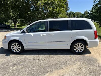 2014 Chrysler Town and Country Touring   - Photo 4 - Springfield, IL 62702