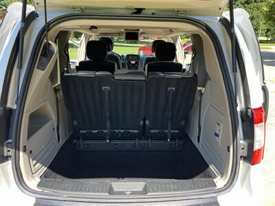 2014 Chrysler Town and Country Touring   - Photo 20 - Springfield, IL 62702
