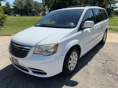 2014 Chrysler Town and Country Touring   - Photo 3 - Springfield, IL 62702