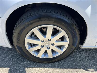 2014 Chrysler Town and Country Touring   - Photo 13 - Springfield, IL 62702