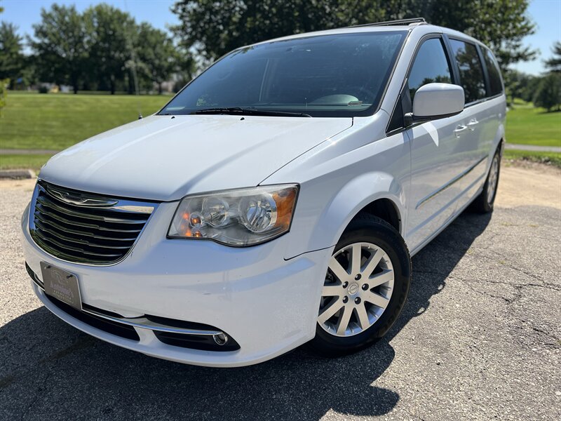 2014 Chrysler Town and Country Touring  
