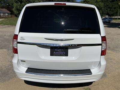 2014 Chrysler Town and Country Touring   - Photo 6 - Springfield, IL 62702