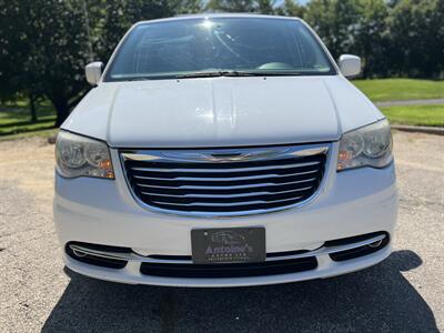 2014 Chrysler Town and Country Touring   - Photo 2 - Springfield, IL 62702