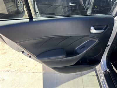 2018 Kia Forte LX   - Photo 17 - Springfield, IL 62702