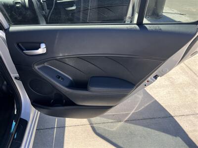 2018 Kia Forte LX   - Photo 21 - Springfield, IL 62702