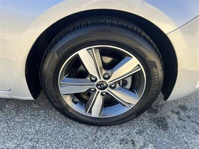 2018 Kia Forte LX   - Photo 10 - Springfield, IL 62702