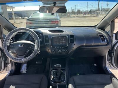 2018 Kia Forte LX   - Photo 22 - Springfield, IL 62702