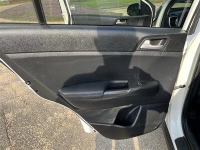 2017 Kia Sportage LX - Photo 17 - Springfield, IL 62702