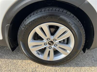 2017 Kia Sportage LX - Photo 10 - Springfield, IL 62702