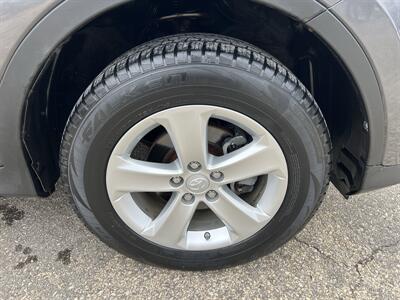 2014 Toyota RAV4 XLE - Photo 10 - Springfield, IL 62702