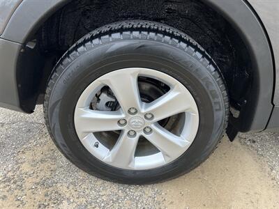 2014 Toyota RAV4 XLE - Photo 13 - Springfield, IL 62702