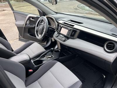 2014 Toyota RAV4 XLE - Photo 19 - Springfield, IL 62702
