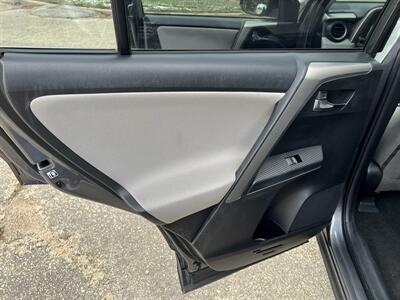 2014 Toyota RAV4 XLE - Photo 18 - Springfield, IL 62702