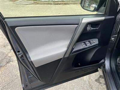 2014 Toyota RAV4 XLE - Photo 16 - Springfield, IL 62702