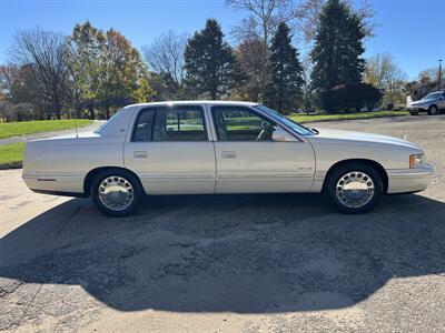 1998 Cadillac DeVille   - Photo 8 - Springfield, IL 62702