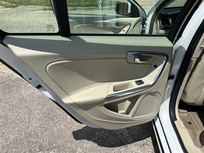 2014 Volvo S60 T5 Premier Plus   - Photo 18 - Springfield, IL 62702