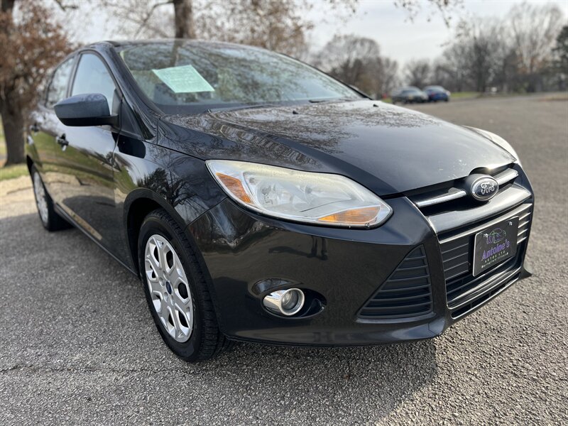 2012 Ford Focus SE photo 9