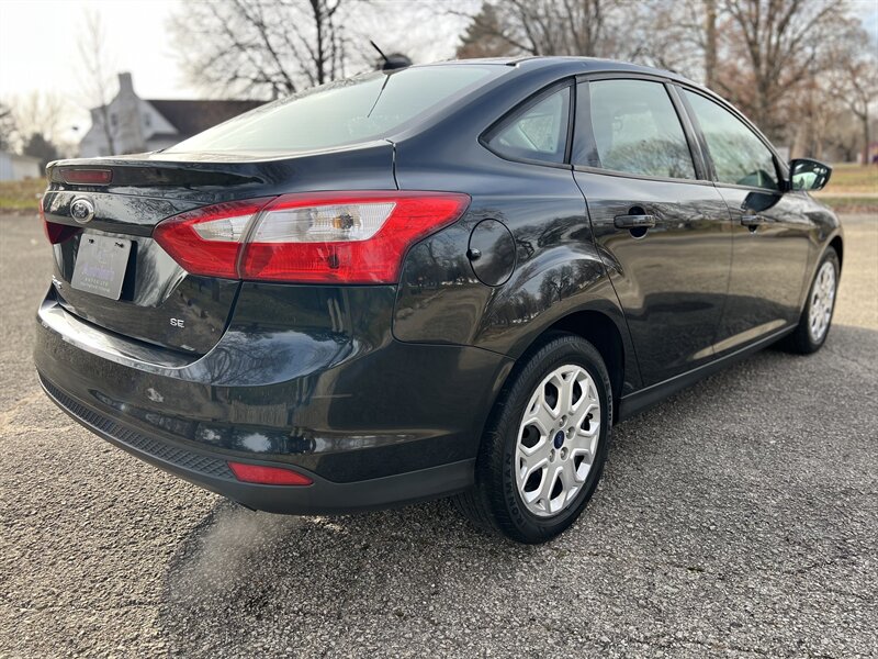 2012 Ford Focus SE photo 7