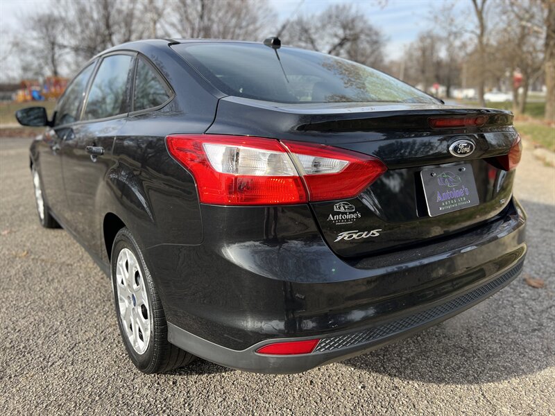 2012 Ford Focus SE photo 5