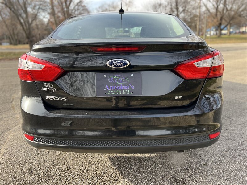 2012 Ford Focus SE photo 6