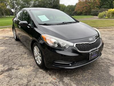 2015 Kia Forte LX   - Photo 8 - Springfield, IL 62702