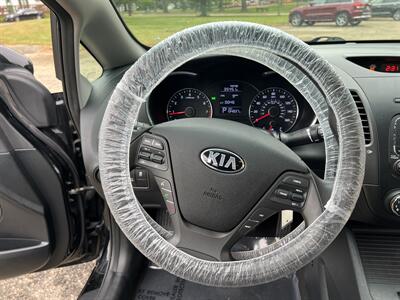 2015 Kia Forte LX   - Photo 23 - Springfield, IL 62702