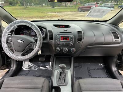 2015 Kia Forte LX   - Photo 21 - Springfield, IL 62702