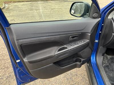 2015 Mitsubishi Outlander Sport ES - Photo 16 - Springfield, IL 62702