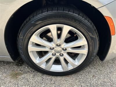2016 Chrysler 200 Limited Platinum - Photo 10 - Springfield, IL 62702