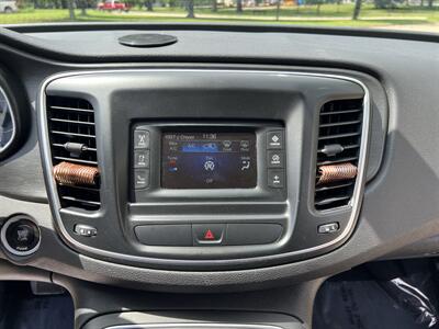 2016 Chrysler 200 Limited Platinum - Photo 24 - Springfield, IL 62702