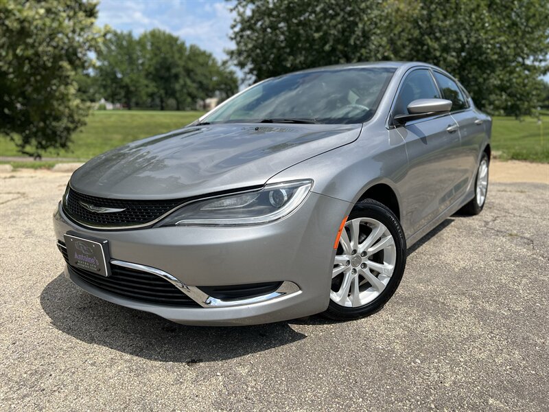 2016 Chrysler 200 Limited Platinum   - Photo 1 - Springfield, IL 62702