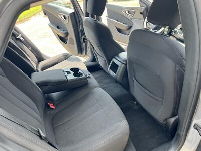 2016 Chrysler 200 Limited Platinum - Photo 20 - Springfield, IL 62702