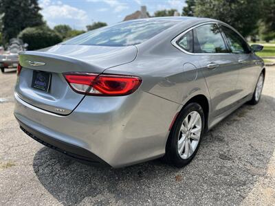 2016 Chrysler 200 Limited Platinum - Photo 7 - Springfield, IL 62702