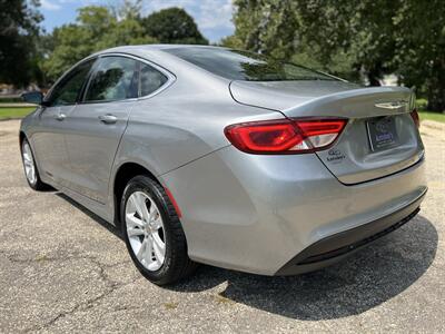 2016 Chrysler 200 Limited Platinum - Photo 5 - Springfield, IL 62702