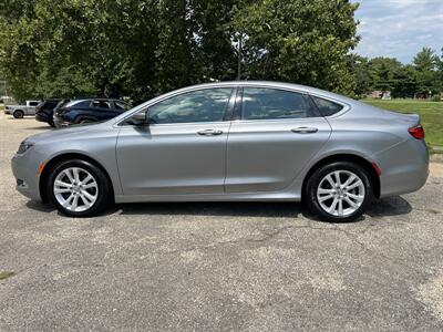 2016 Chrysler 200 Limited Platinum - Photo 4 - Springfield, IL 62702