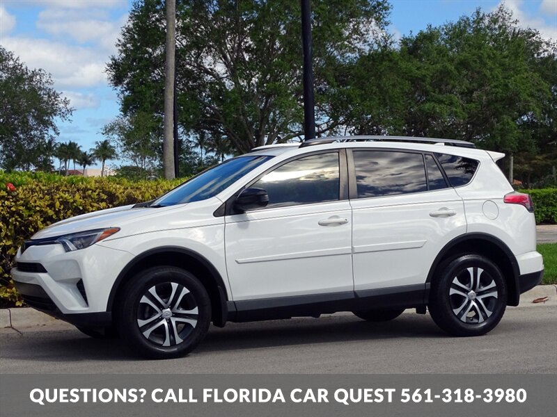 2018 Toyota RAV4 LE   - Photo 6 - West Palm Beach, FL 33411