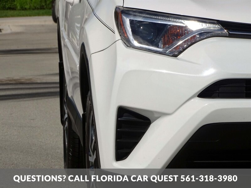 2018 Toyota RAV4 LE   - Photo 19 - West Palm Beach, FL 33411