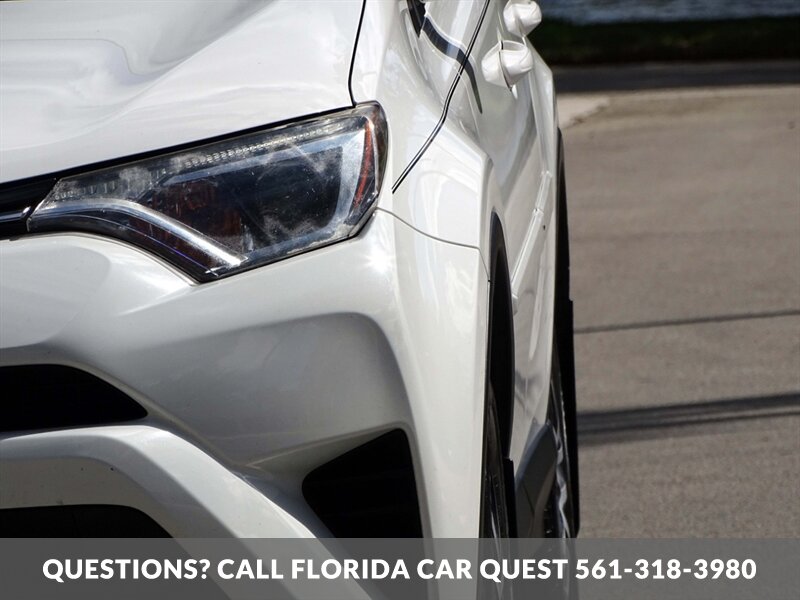 2018 Toyota RAV4 LE   - Photo 20 - West Palm Beach, FL 33411