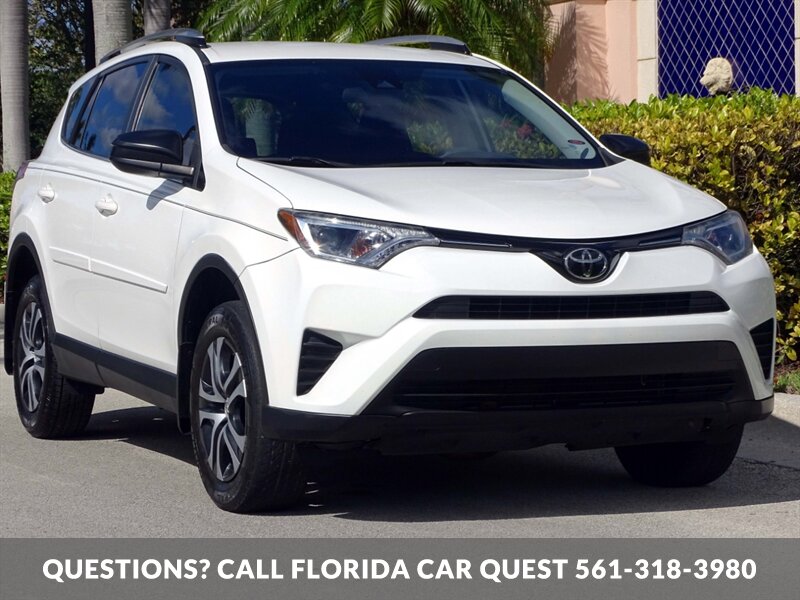 2018 Toyota RAV4 LE   - Photo 17 - West Palm Beach, FL 33411