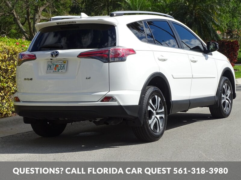 2018 Toyota RAV4 LE   - Photo 13 - West Palm Beach, FL 33411