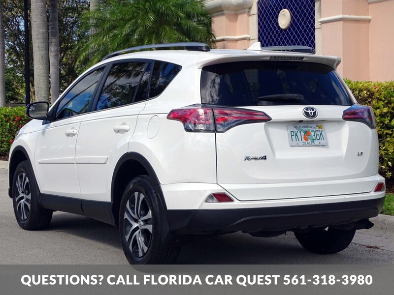 2018 Toyota RAV4 LE   - Photo 10 - West Palm Beach, FL 33411