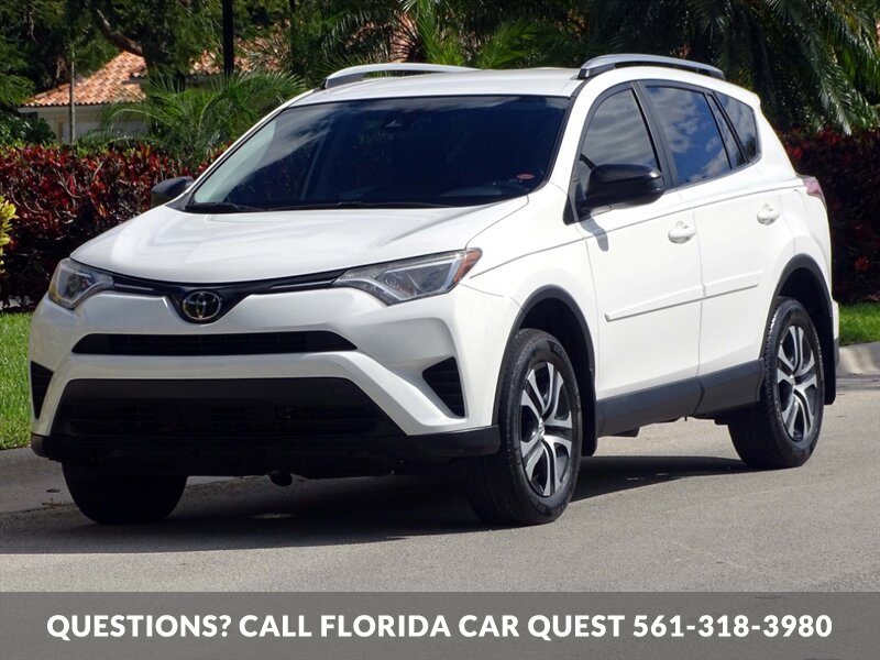 2018 Toyota RAV4 LE   - Photo 4 - West Palm Beach, FL 33411