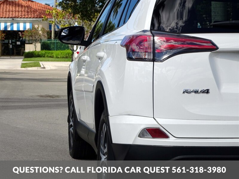 2018 Toyota RAV4 LE   - Photo 11 - West Palm Beach, FL 33411