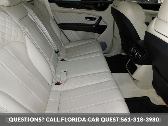 2018 Bentley Bentayga Onyx Edition   - Photo 11 - West Palm Beach, FL 33411