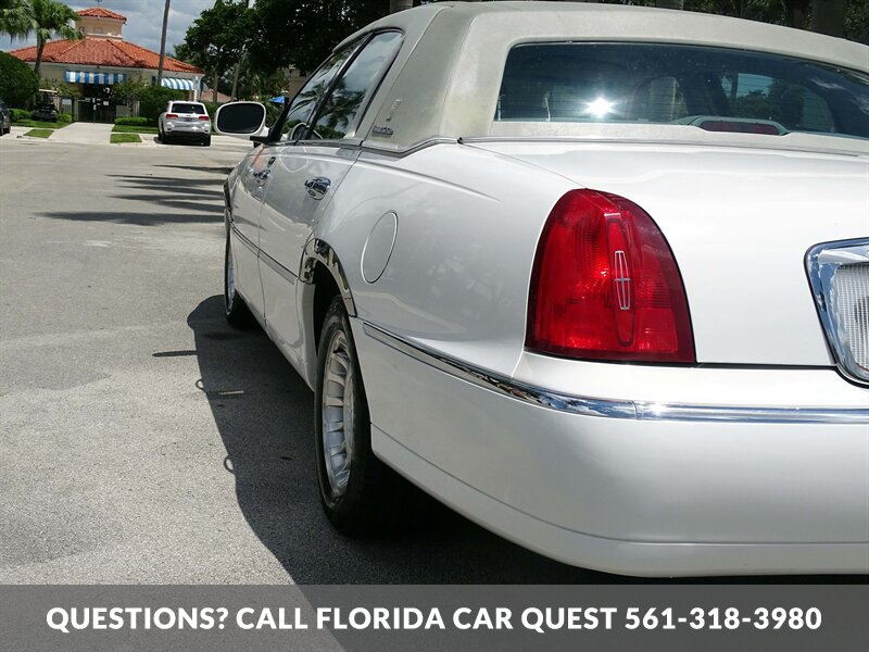 2002 Lincoln Town Car Executive   - Photo 47 - West Palm Beach, FL 33411